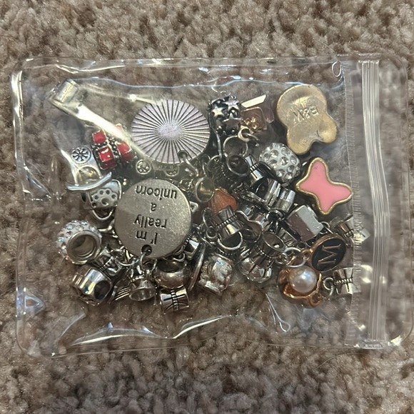 I’m finally a unicorn bracelet charm bracelet making kit - Picture 5 of 5